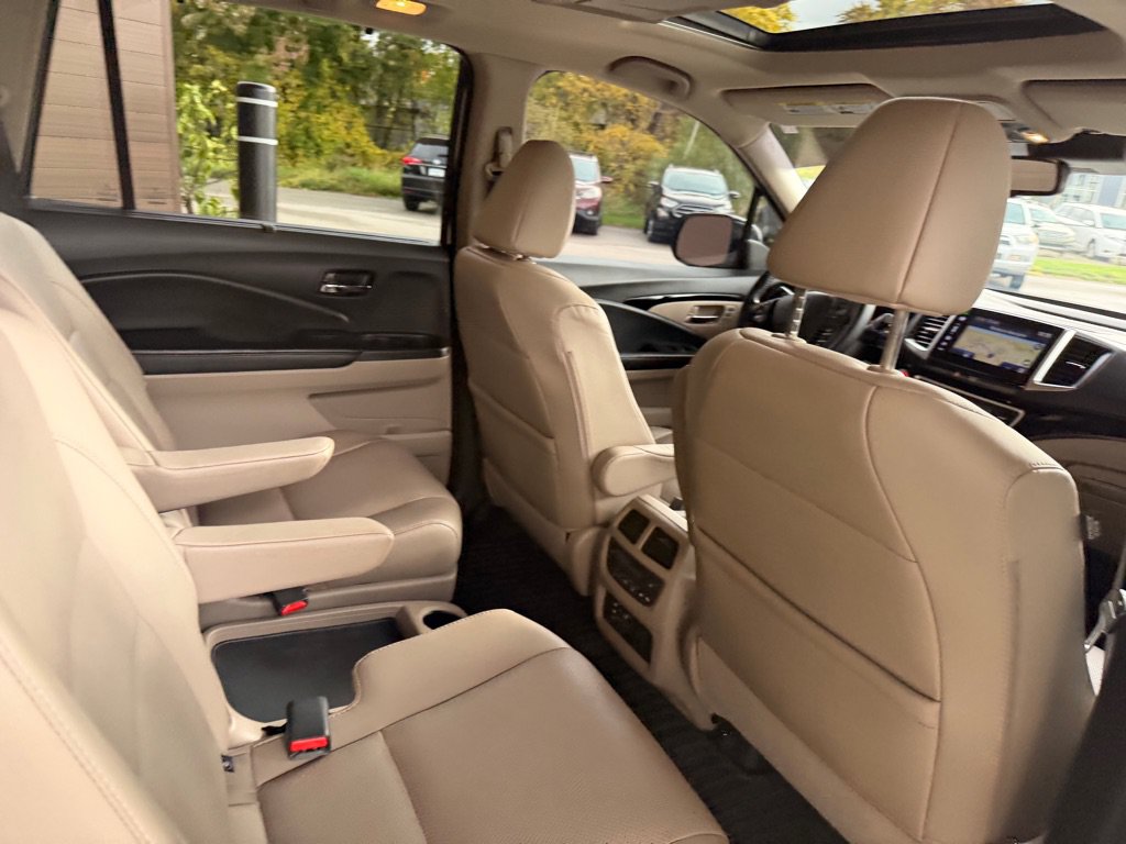 Used 2016 Honda Pilot Elite image 16