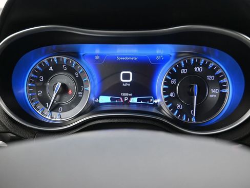 Used 2023 Chrysler 300 Touring w/ Sport Appearance Package RWD image 6