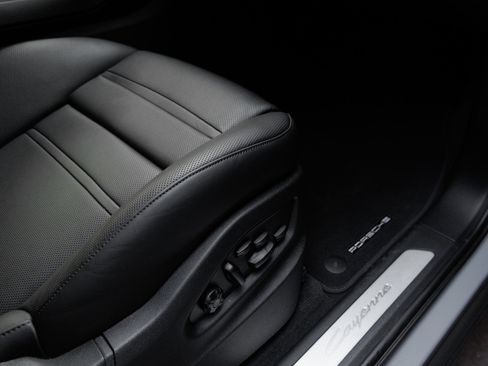 Certified 2026 Porsche Cayenne Coupe AWD/4WD image 40