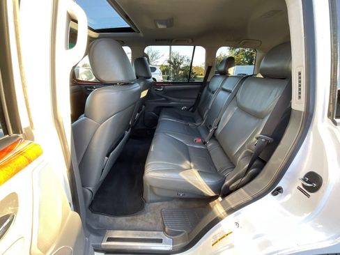Used 2010 Lexus LX 570 4WD image 23
