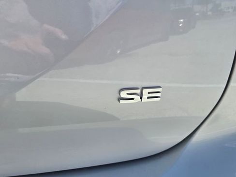 Used 2025 Mitsubishi Outlander SE FWD image 13
