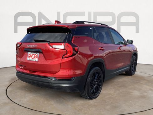 Used 2023 GMC Terrain SLE w/ Driver Convenience Package FWD image 14