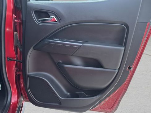 Used 2021 Chevrolet Colorado LT w/ Safety Package AWD/4WD image 11
