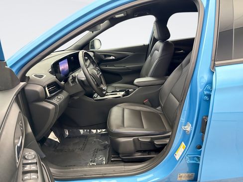 Used 2025 Buick Envista Sport Touring image 10