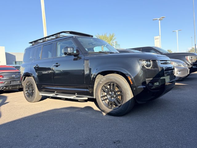 Used 2024 Land Rover Defender 110 X-Dynamic SE AWD/4WD image 2