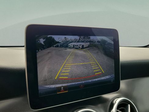 Certified 2019 Mercedes-Benz GLA 250 4MATIC image 20