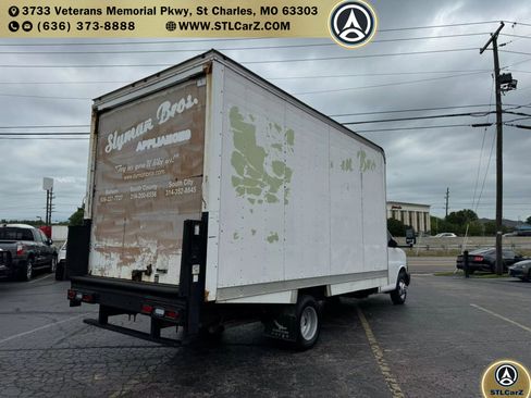 Used 2013 Chevrolet Express 3500 Extended image 3