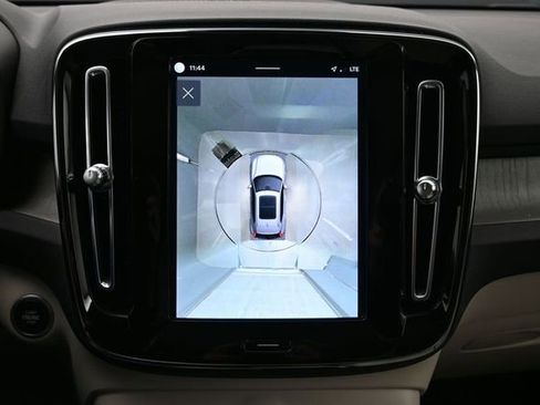 Used 2023 Volvo XC40 B5 Ultimate w/ Climate Package AWD/4WD image 20