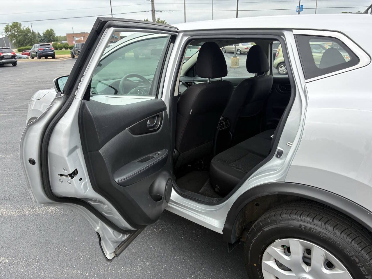 Used 2019 Nissan Rogue Sport S AWD/4WD image 17