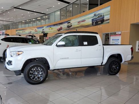 Used 2023 Toyota Tacoma SR5 RWD image 13
