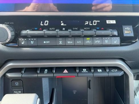 New 2026 Toyota Tundra Limited AWD/4WD image 21