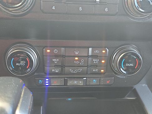 Used 2019 Ford F150 Raptor w/ Equipment Group 802A Luxury AWD/4WD image 18