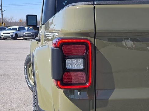 New 2026 Jeep Gladiator Sport image 12
