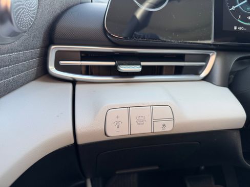 New 2026 Hyundai Elantra Limited image 19