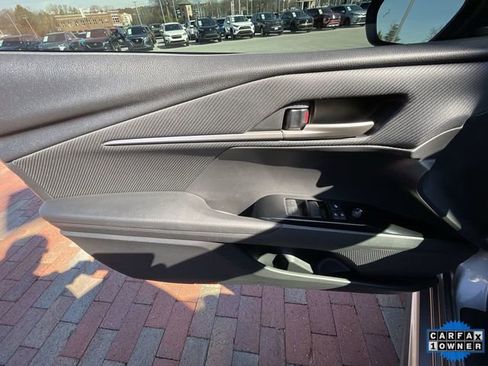 Used 2025 Toyota Camry SE image 10