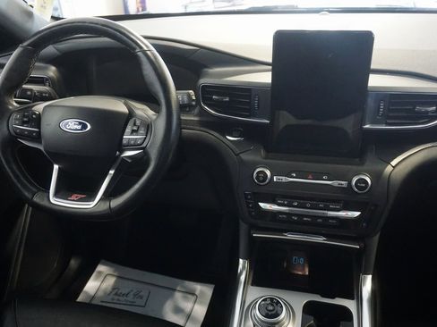 Used 2020 Ford Explorer ST w/ Premium Technology Package image 31
