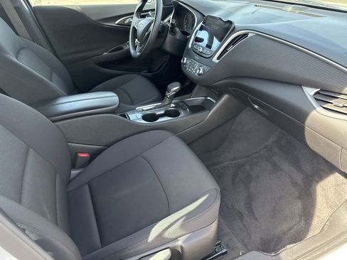 Used 2024 Chevrolet Malibu LT image 11