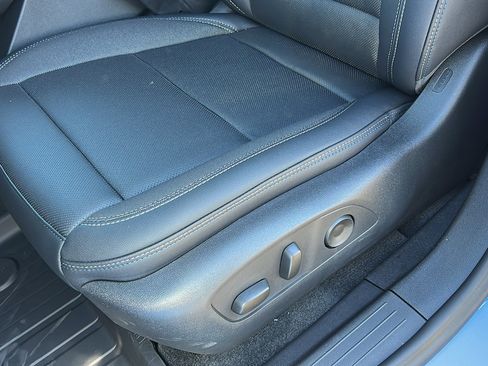 New 2026 Chevrolet Equinox EV LT image 17