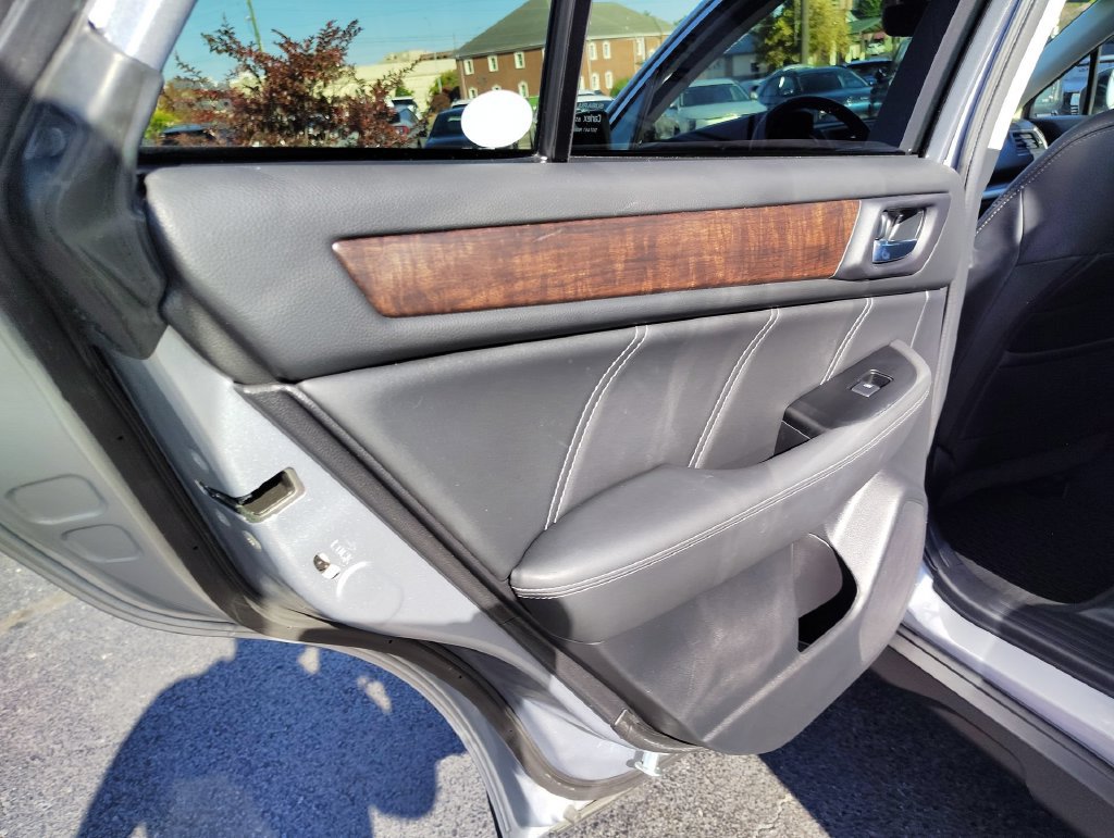 Used 2019 Subaru Outback 2.5i Limited AWD/4WD image 21