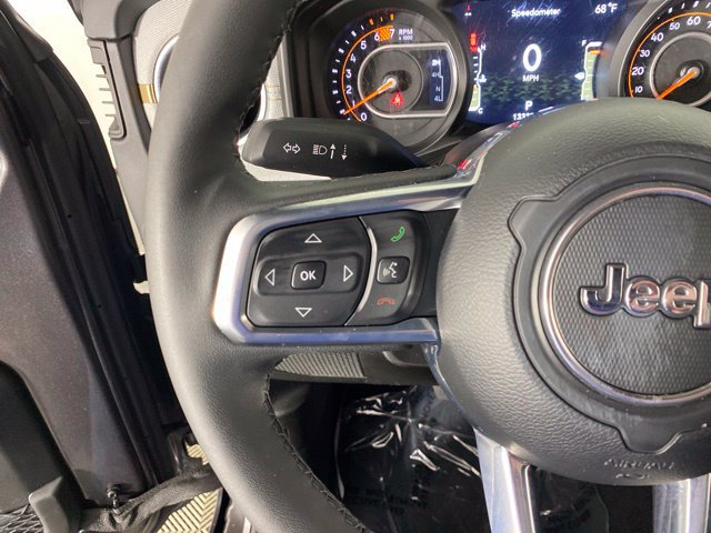 Used 2026 Jeep Wrangler Unlimited Sahara AWD/4WD image 25