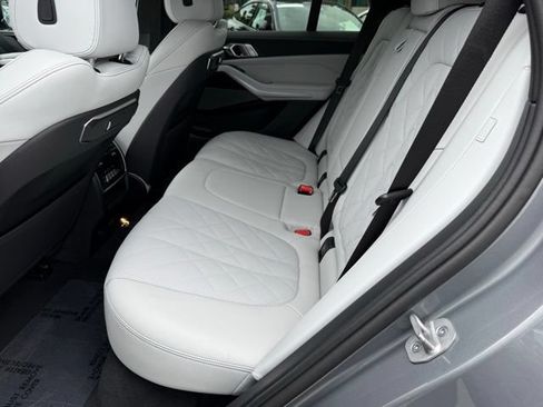 Used 2026 BMW X5 sDrive40i w/ M Sport Package RWD image 32