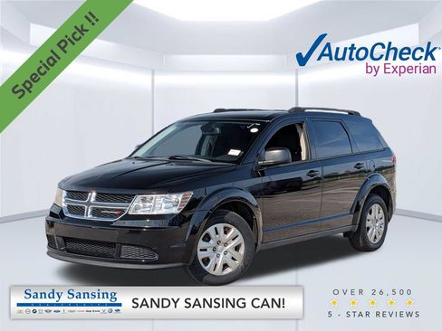 Used 2019 Dodge Journey SE FWD image 1