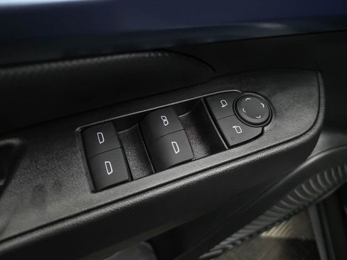 Used 2025 Chevrolet Equinox EV LT w/ Convenience Package FWD image 30