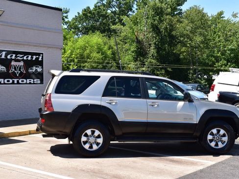 Used 2003 Toyota 4Runner SR5 AWD/4WD image 4