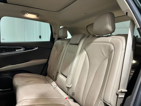 Used 2021 Lincoln Nautilus Reserve image 27