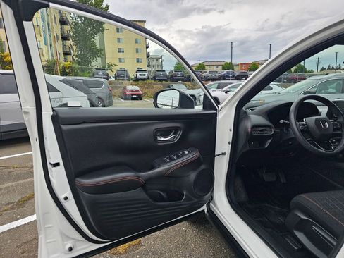 Used 2024 Honda HR-V Sport image 18