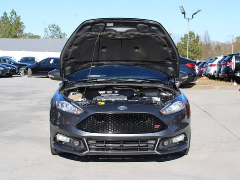 Used 2018 Ford Focus ST image 37