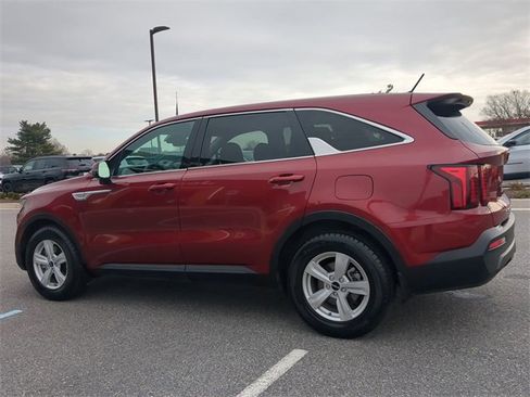 Used 2022 Kia Sorento LX image 6