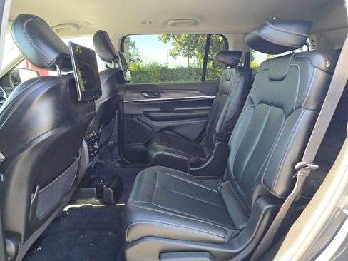 Used 2023 Jeep Grand Cherokee L Limited w/ Rear Seat Video Group I AWD/4WD image 20