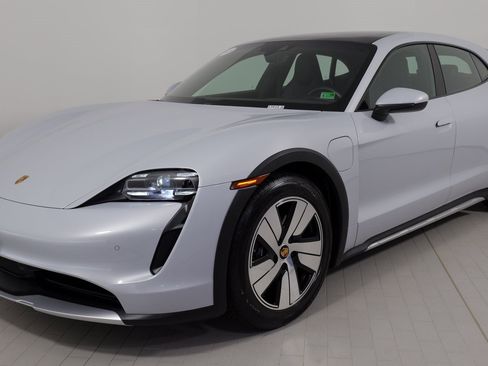Used 2023 Porsche Taycan 4 Cross Turismo image 3