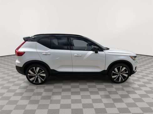Used 2021 Volvo XC40 P8 Recharge w/ Advanced Package AWD/4WD image 9