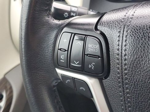 Used 2019 Toyota Sienna XLE Premium image 16