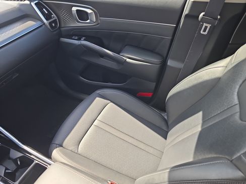 Certified 2022 Kia Sorento SX image 16
