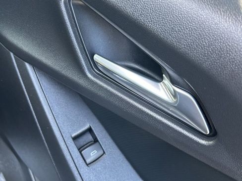 Used 2025 Chevrolet Equinox LT w/ Convenience Package II image 53