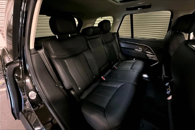 Certified 2023 Land Rover Range Rover SE AWD/4WD image 16