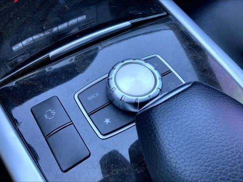 Used 2014 Mercedes-Benz E 350 Sedan image 36