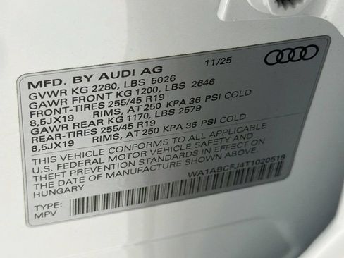 Used 2026 Audi Q3 quattro 2.0T w/ Driver Assistance Package AWD/4WD image 33