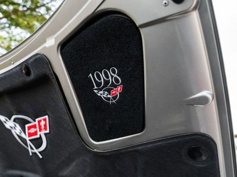 Used 1998 Chevrolet Corvette Convertible w/ Memory Pkg image 84