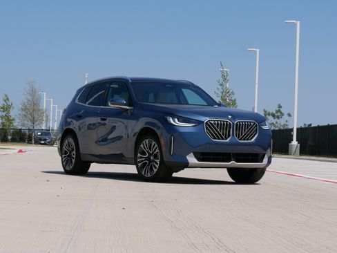 Used 2026 BMW X3 xDrive30i AWD/4WD image 2