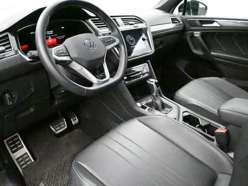 Used 2023 Volkswagen Tiguan SE R-Line AWD/4WD image 2