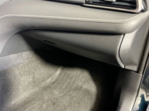 Used 2021 Toyota Camry SE w/ Convenience Package image 35