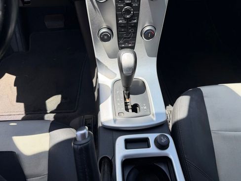 Used 2011 Volvo C30 T5 FWD image 22