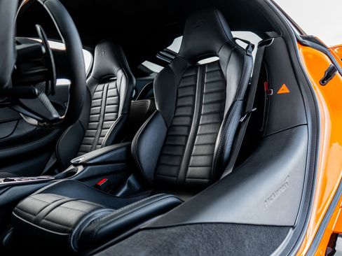 Used 2025 McLaren GTS image 27