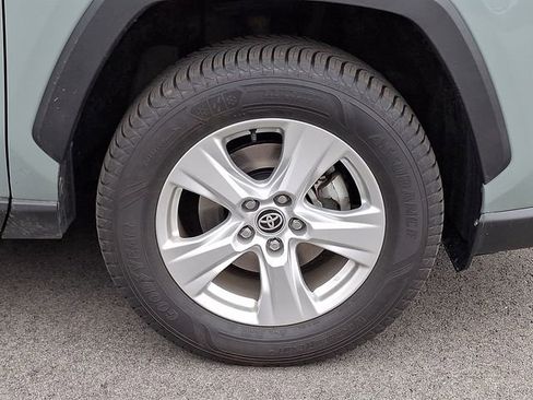 Used 2020 Toyota RAV4 XLE w/ Convenience Package image 8