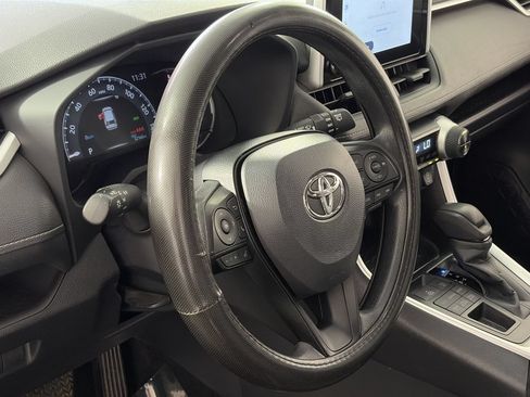 Used 2025 Toyota RAV4 XLE AWD/4WD image 13