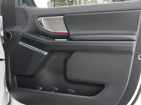 Used 2025 Ford Expedition Max Platinum AWD/4WD image 9